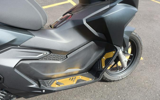 2025 ADV 160 - Honda
