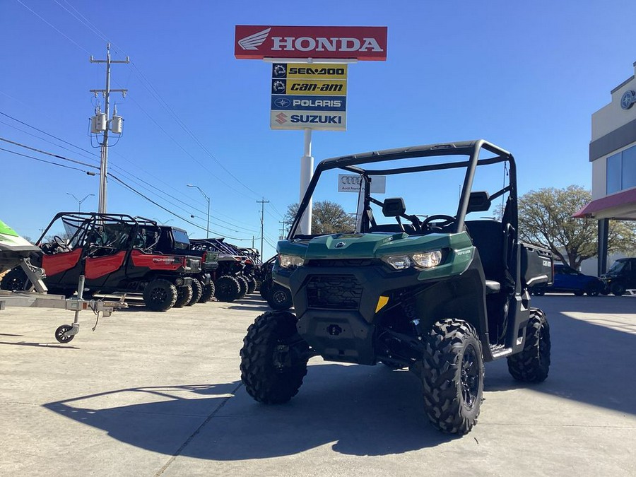 2025 Can-Am Defender DPS HD10