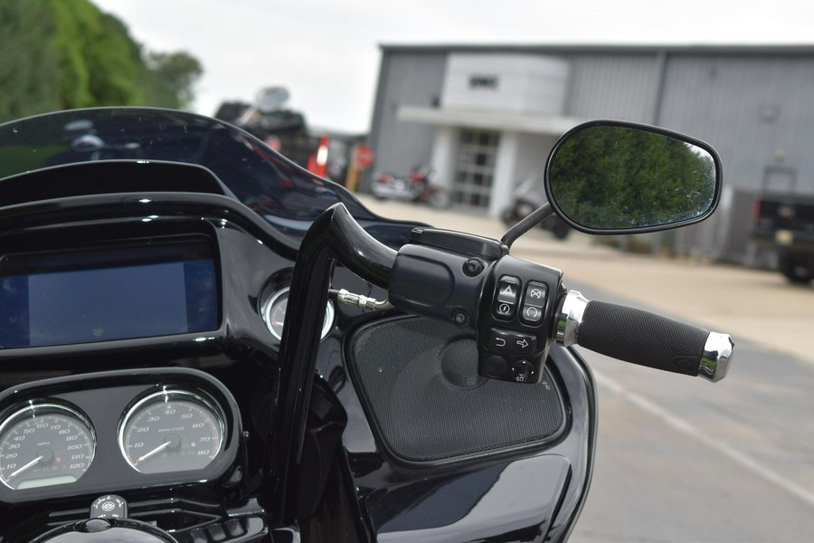 FLTRXS Road Glide Special