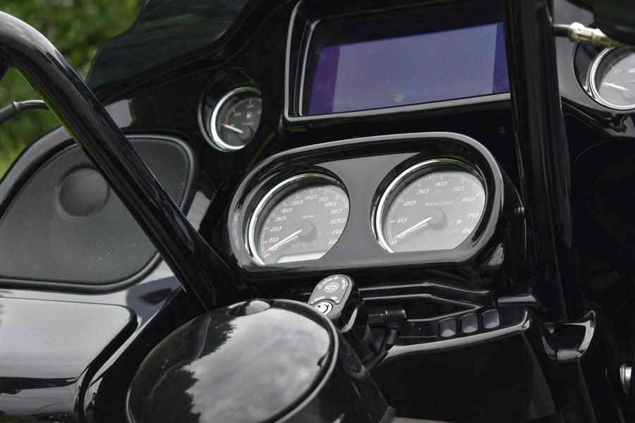 FLTRXS Road Glide Special