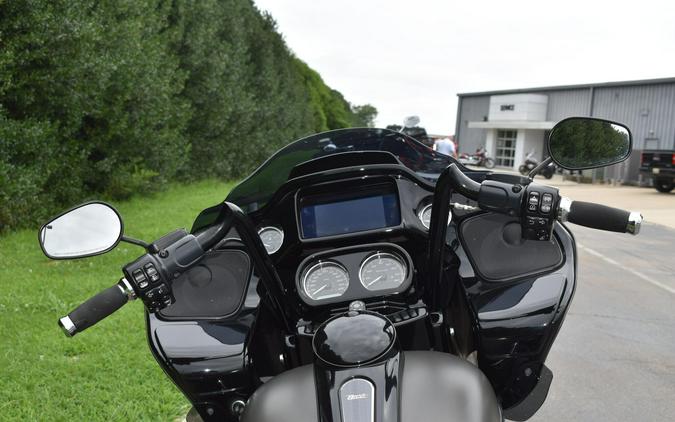 FLTRXS Road Glide Special
