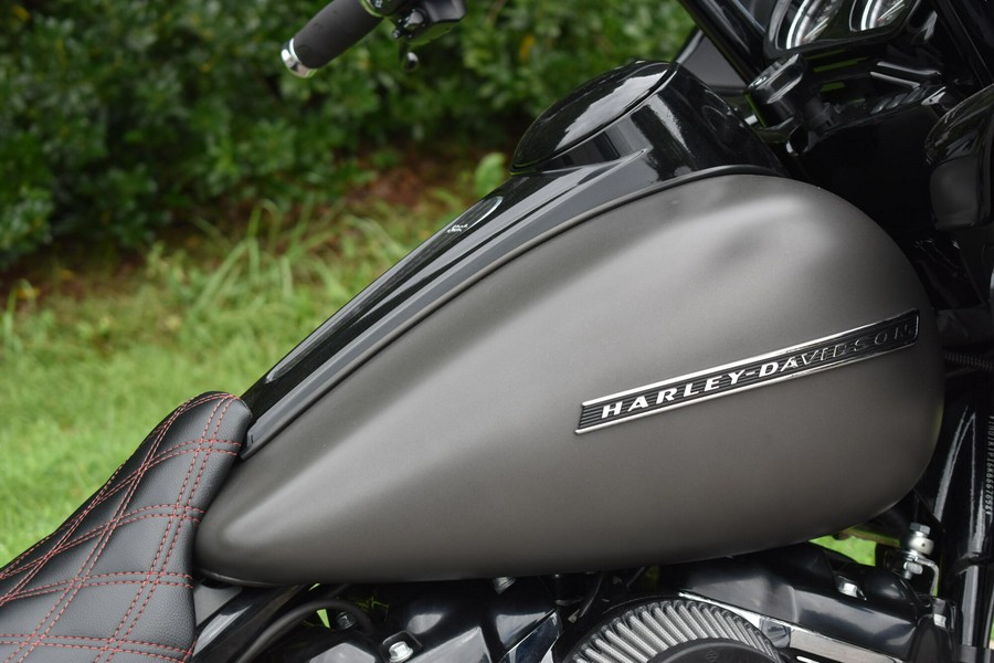 FLTRXS Road Glide Special
