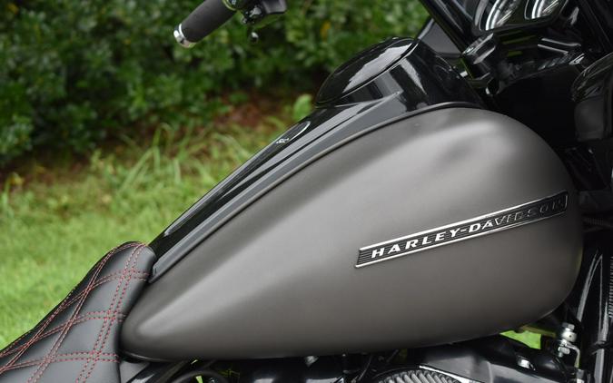 FLTRXS Road Glide Special