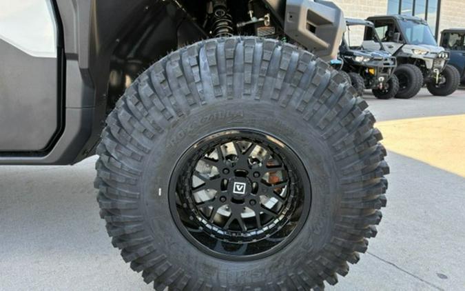 2027 Can-Am Defender XU MAX Limited HD11