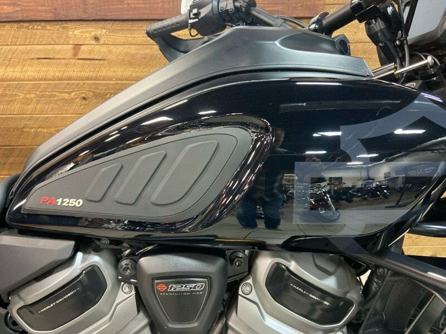 2022 Harley-Davidson Pan America™ 1250 Special Vivid Black RA1250S