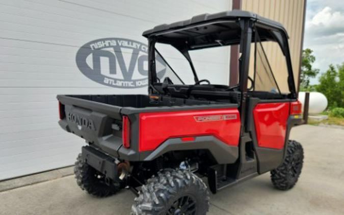 2026 Honda Pioneer 1000 Deluxe