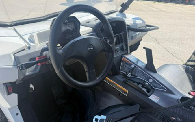 2016 Can-Am Commander 800R