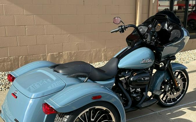 2024 FLTRT Road Glide Trike Sharkskin