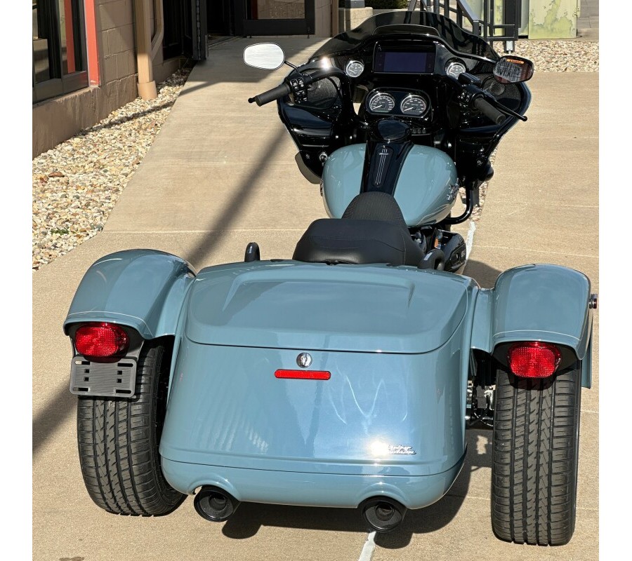 2024 FLTRT Road Glide Trike Sharkskin