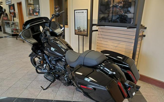 2024 Harley-Davidson Road Glide® Vivid Black - Black Finish