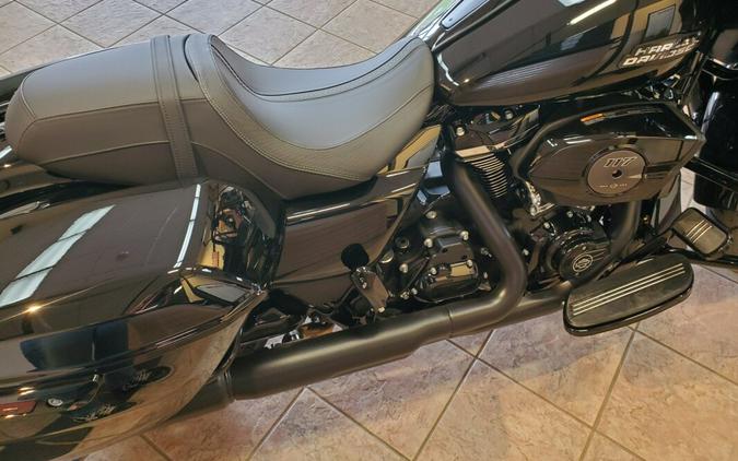 2024 Harley-Davidson Road Glide® Vivid Black - Black Finish