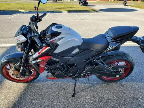 2020 Suzuki GSX-S750 MC Commute Review Photo Gallery