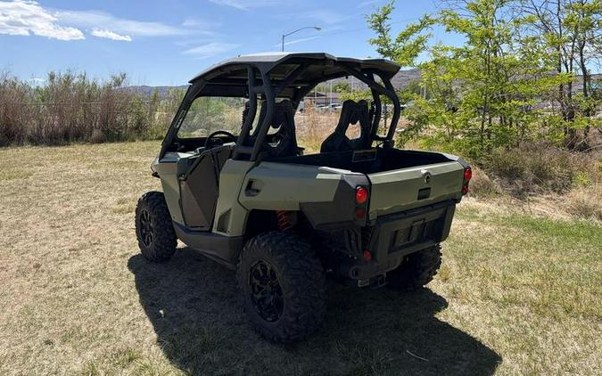 2018 Can-Am® Commander™ DPS™ 800R