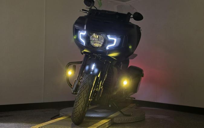 2020 Indian Motorcycle CHALLENGER DARK HORSE