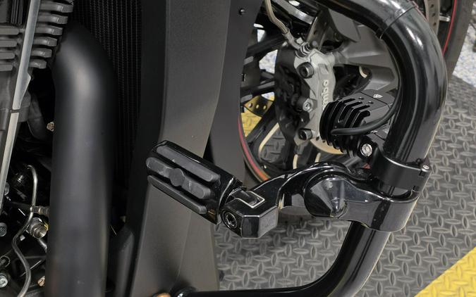 2020 Indian Motorcycle CHALLENGER DARK HORSE