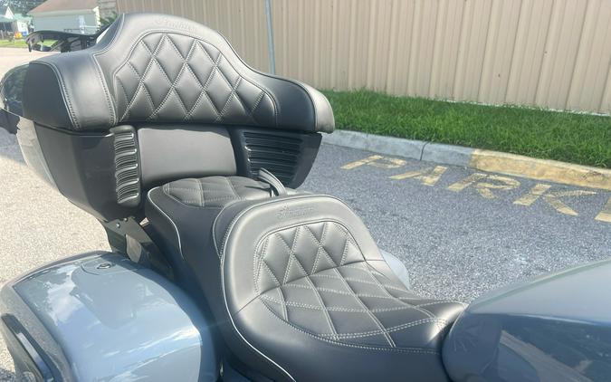 2023 Indian Motorcycle® Pursuit Dark Horse® with Premium Package