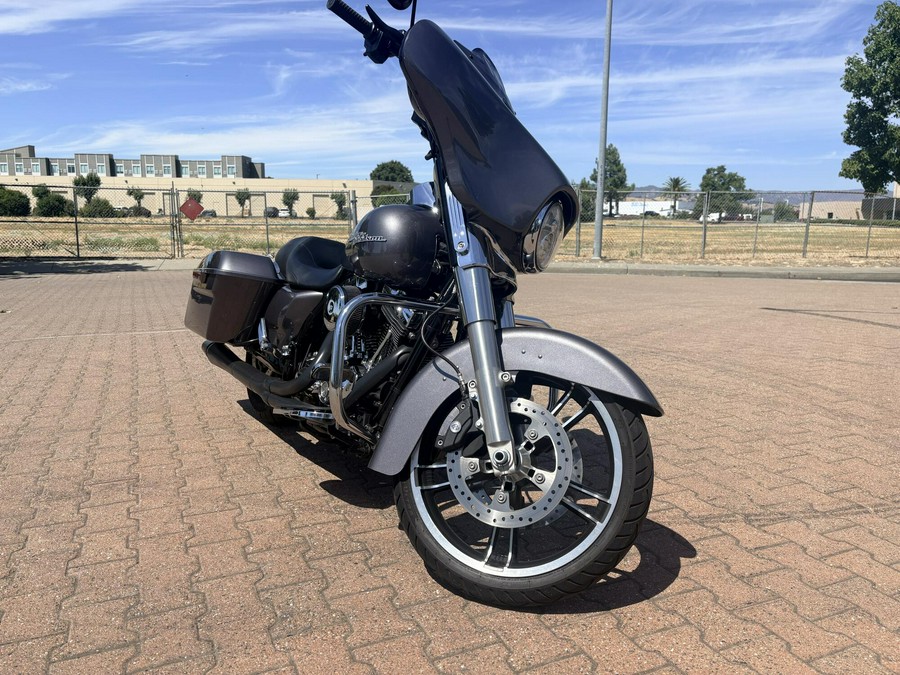 FLHXS 2014 Street Glide® Special
