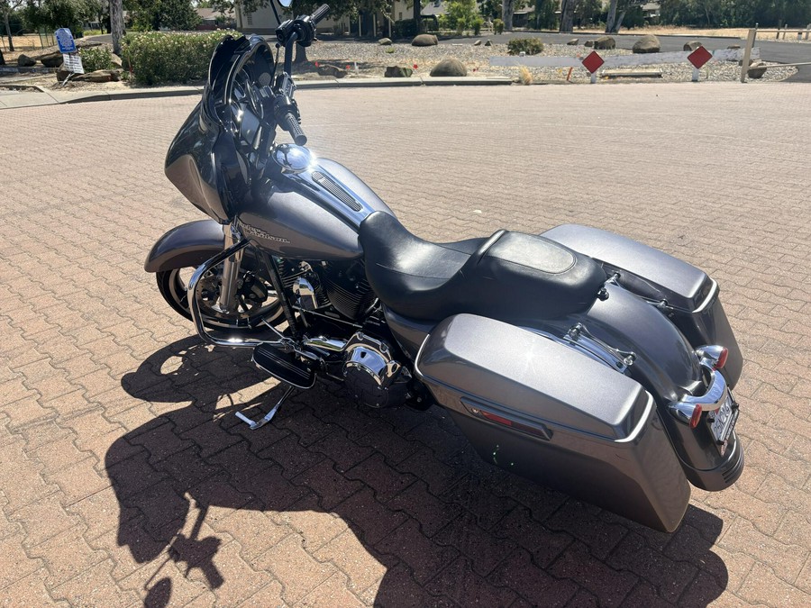 FLHXS 2014 Street Glide® Special