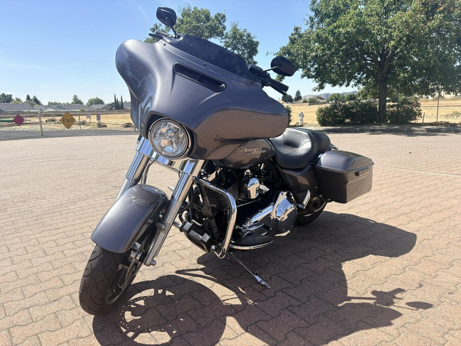 FLHXS 2014 Street Glide® Special