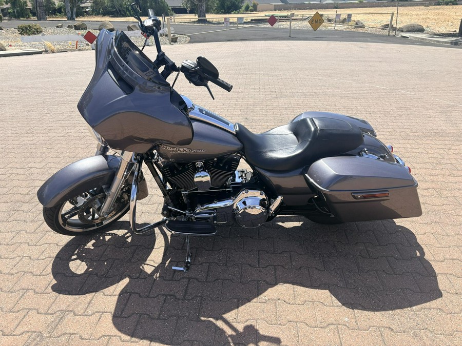 FLHXS 2014 Street Glide® Special