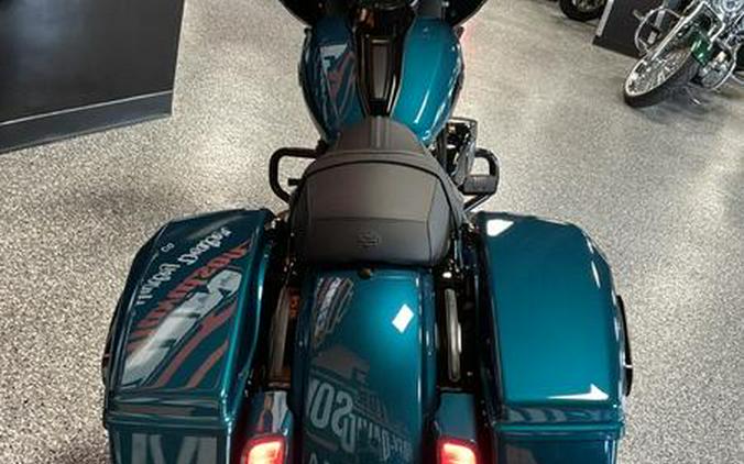 2026 Harley-Davidson® FLHX - Street Glide Turbine Blackout