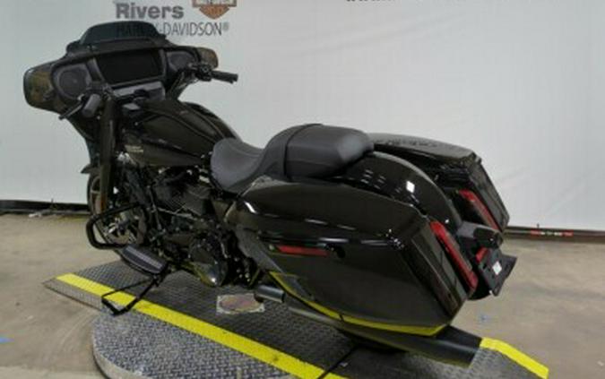 2024 Harley-Davidson® Street Glide® Vivid Black – Black Finish