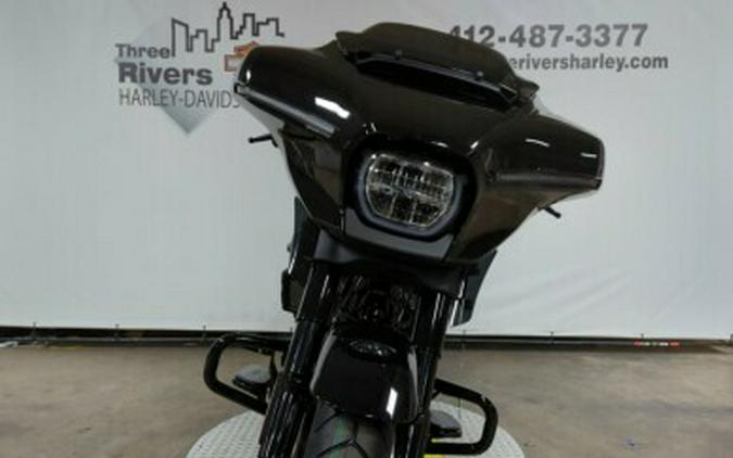 2024 Harley-Davidson® Street Glide® Vivid Black – Black Finish