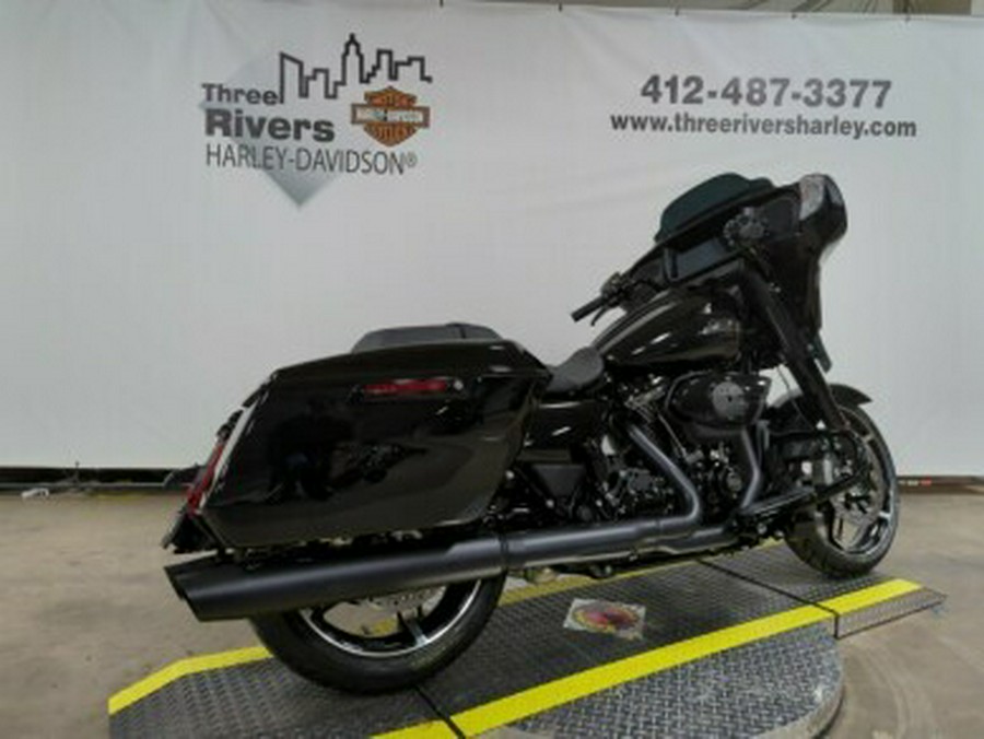 2024 Harley-Davidson® Street Glide® Vivid Black – Black Finish