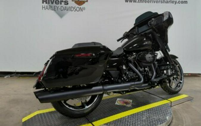 2024 Harley-Davidson® Street Glide® Vivid Black – Black Finish