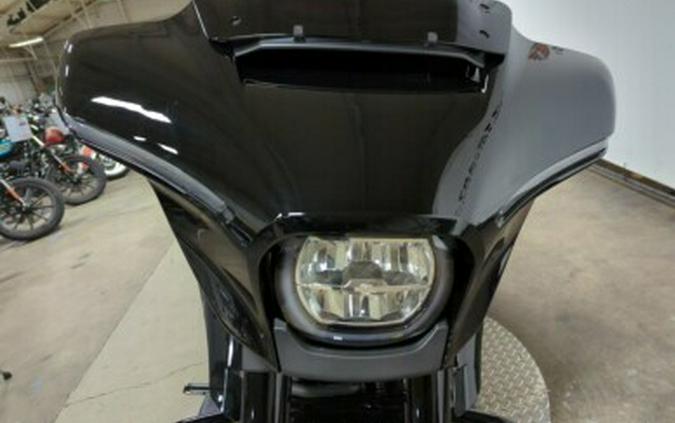 2024 Harley-Davidson® Street Glide® Vivid Black – Black Finish