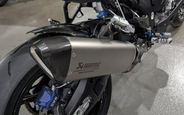 2026 BMW M 1000 XR Aurelius Green Metallic Matte