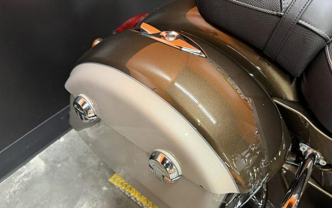 2023 Indian Springfield Bronze Pearl Metallic / Silver Quartz Metallic