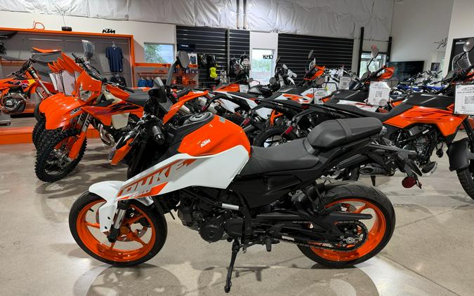 2024 KTM 250 Duke