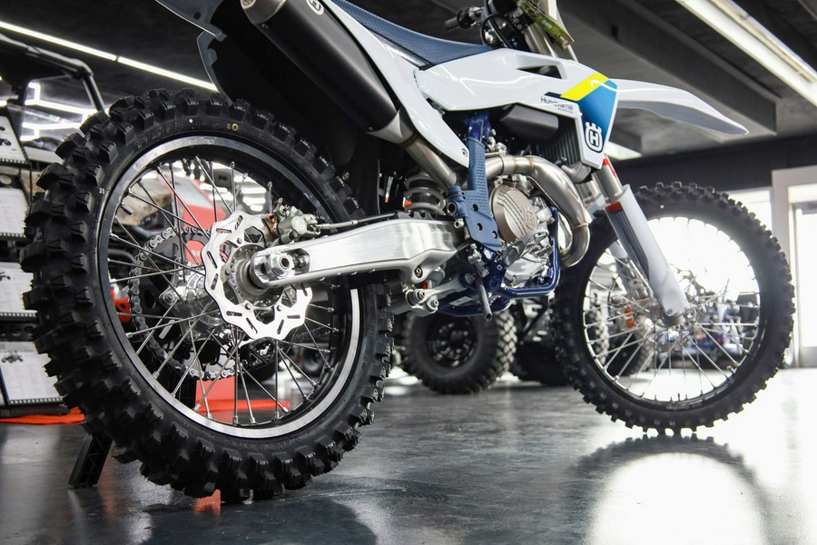 2025 Husqvarna Motorcycles FC 450