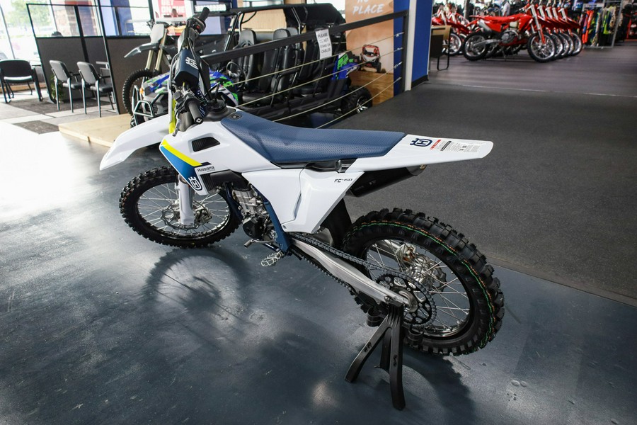 2025 Husqvarna Motorcycles FC 450