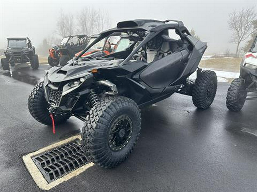2025 Can-Am Maverick R X RS
