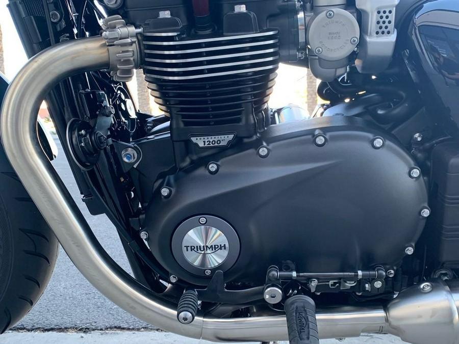 2024 Triumph Bonneville Bobber Jet Black