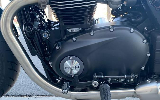 2024 Triumph Bonneville Bobber Jet Black