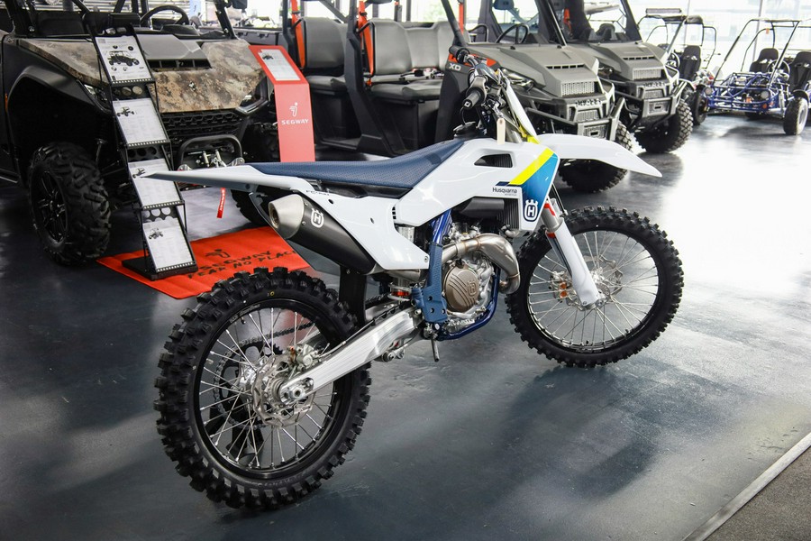 2025 Husqvarna Motorcycles FC 450