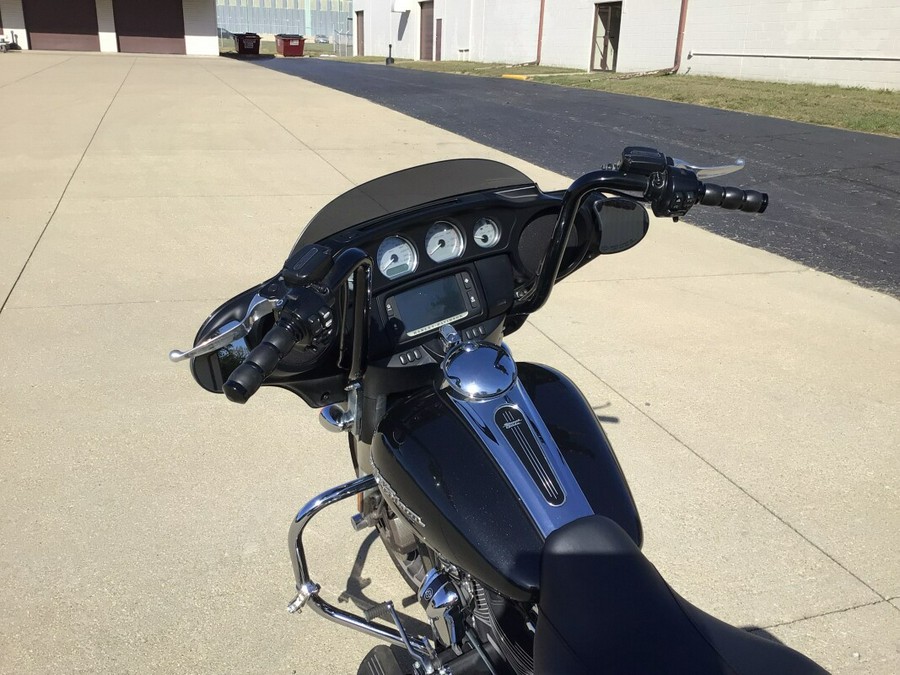 FLHX 2018 Street Glide®