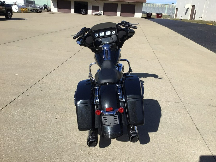 FLHX 2018 Street Glide®