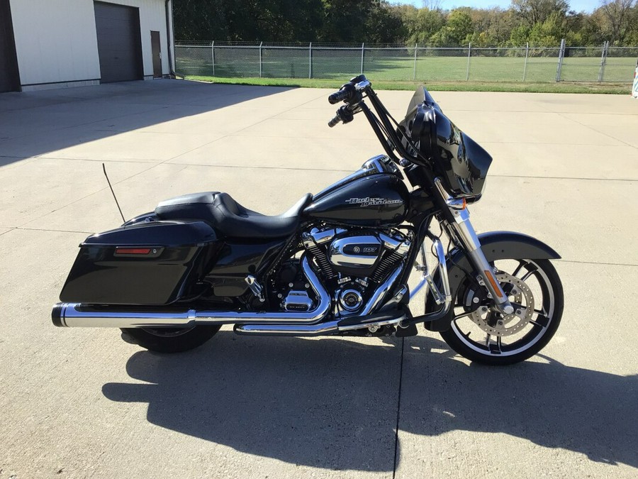 FLHX 2018 Street Glide®