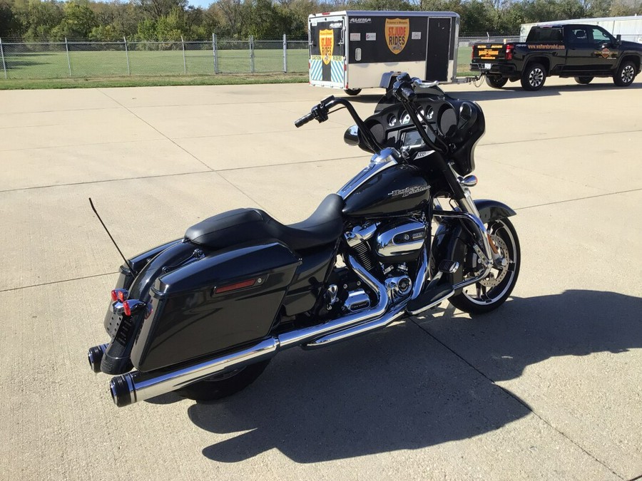 FLHX 2018 Street Glide®