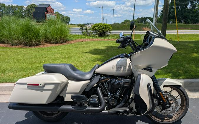 2023 Harley-Davidson® Road Glide® ST White Sand Pearl