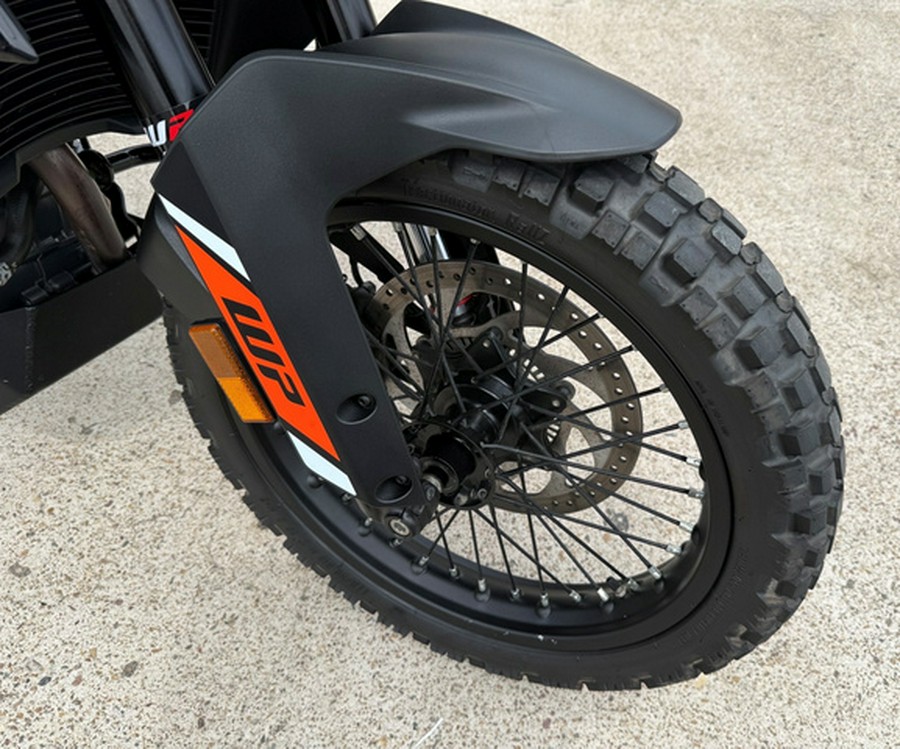 2023 KTM Adventure 390