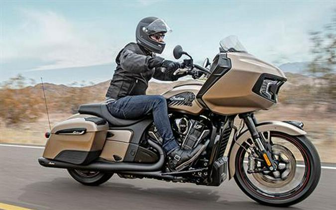 2020 Indian Motorcycle Challenger® Dark Horse®