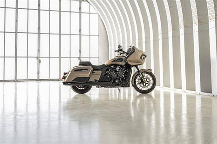 2020 Indian Motorcycle Challenger® Dark Horse®