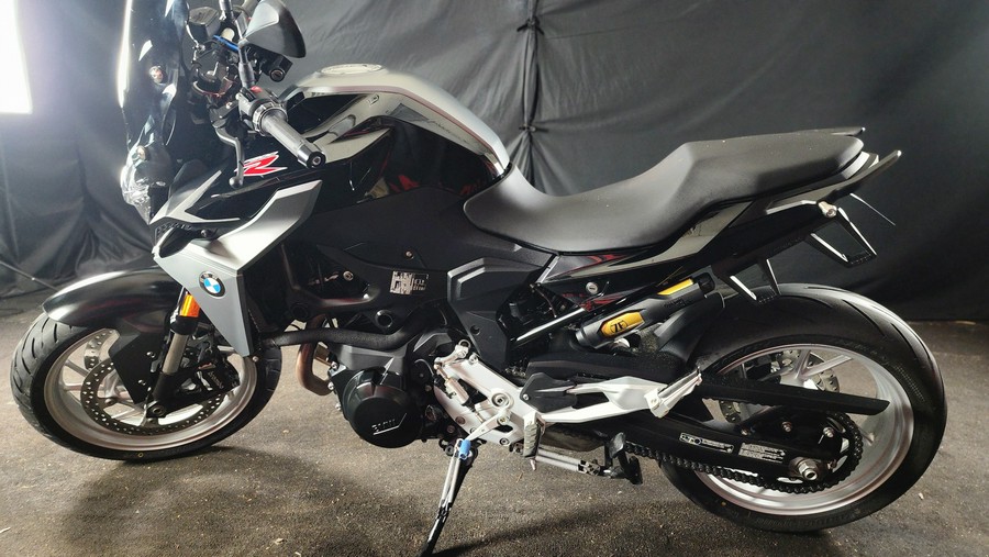 2022 BMW F 900 R - FF33136
