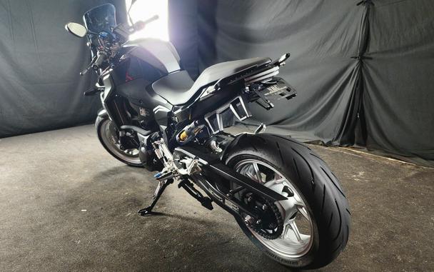 2022 BMW F 900 R - FF33136