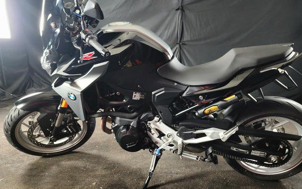 2022 BMW F 900 R - FF33136